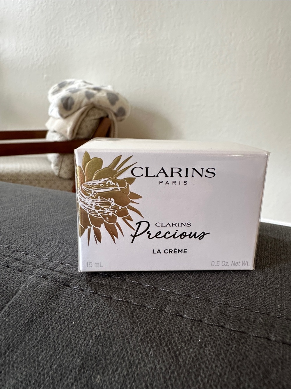 BNIB Clarins Precious La Crème Revitalizing Face Moisturizer Cream .5 oz